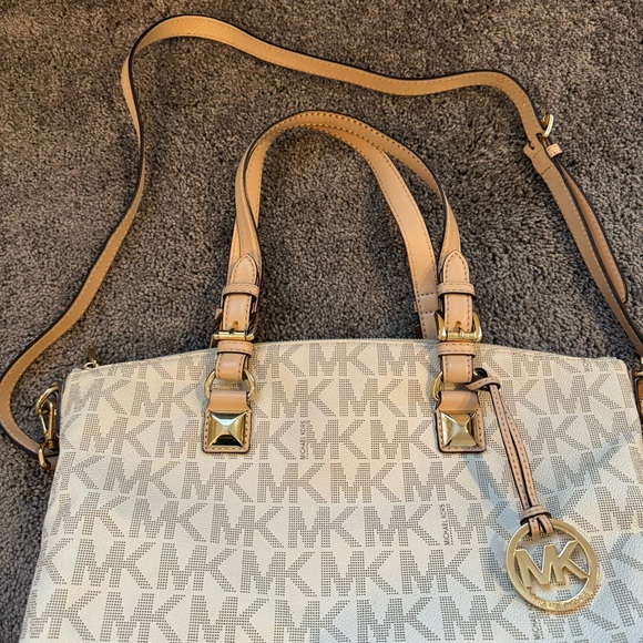 Michael Kors Signature Logo Large Purse With Silk Duster - Picture 5 of 9